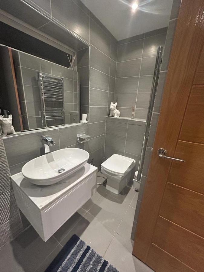 Ruislip Guest House Bagian luar foto